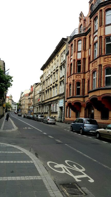Bluegrayorange Apartman Poznań Kültér fotó